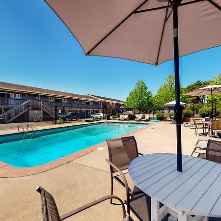 Large Studio With Patio And Pool North Truro Exterior foto